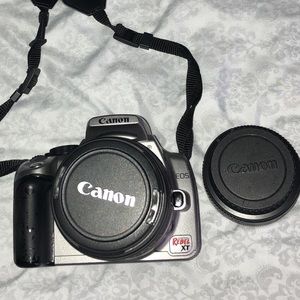 Digital camera / Canon